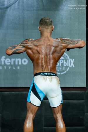 MEN'S PHYSIQUE 174